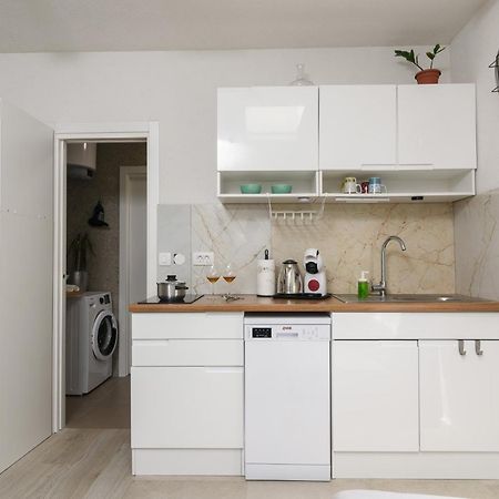 Studio Apartments Yucca, 2-Min To The Beach And 5 To Trogir Exterior foto