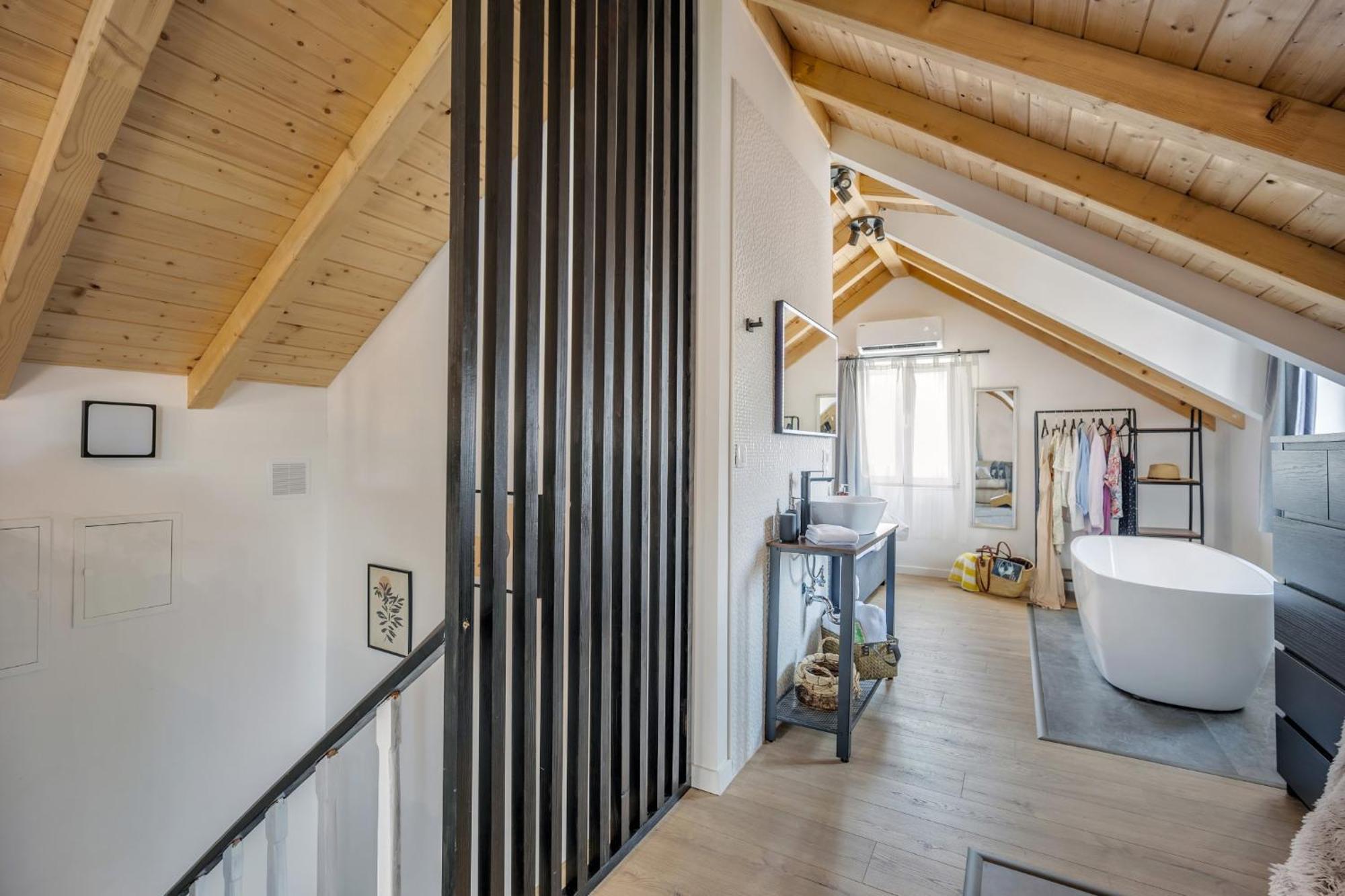 Studio Apartments Yucca, 2-Min To The Beach And 5 To Trogir Exterior foto