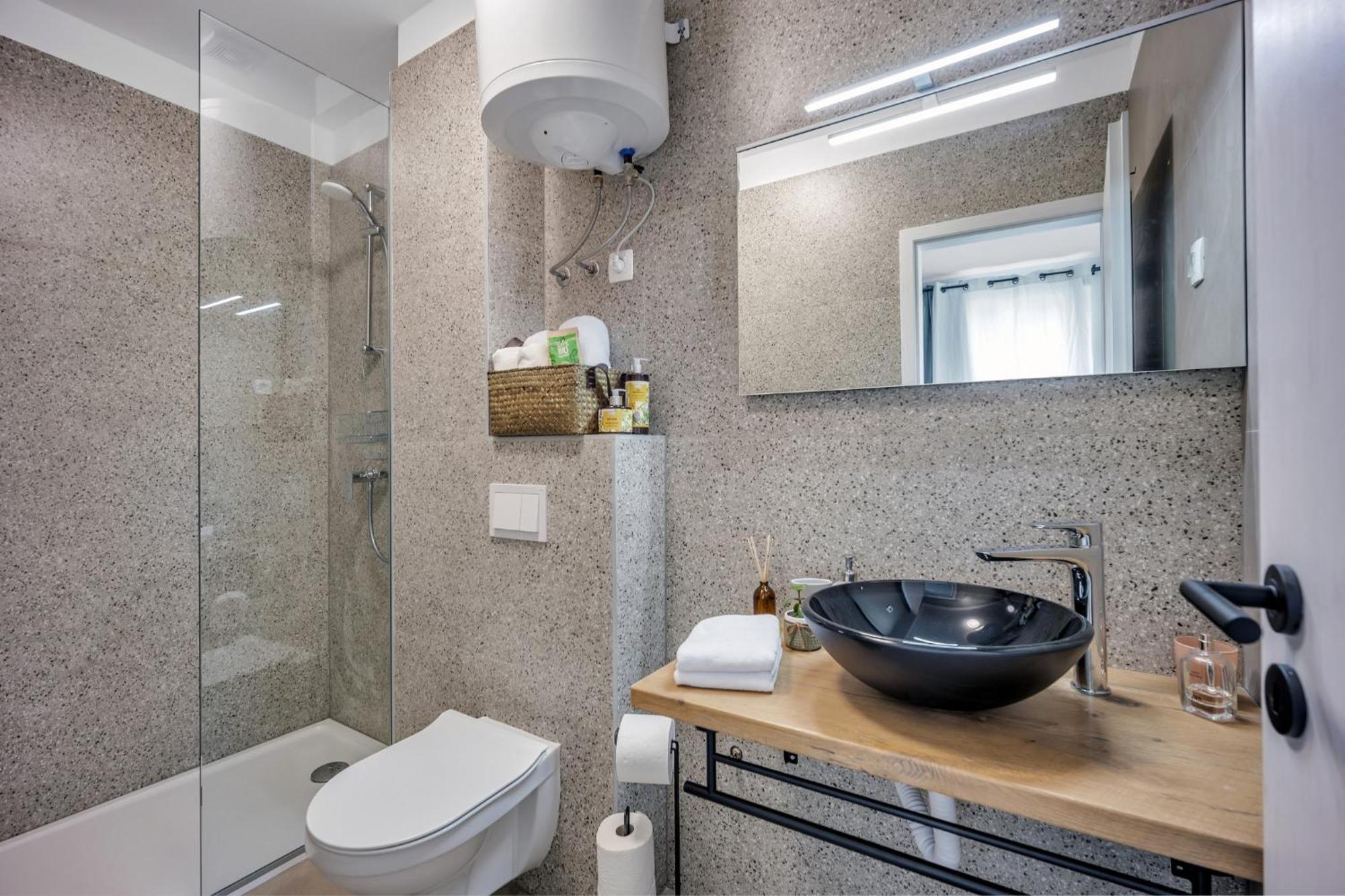 Studio Apartments Yucca, 2-Min To The Beach And 5 To Trogir Exterior foto
