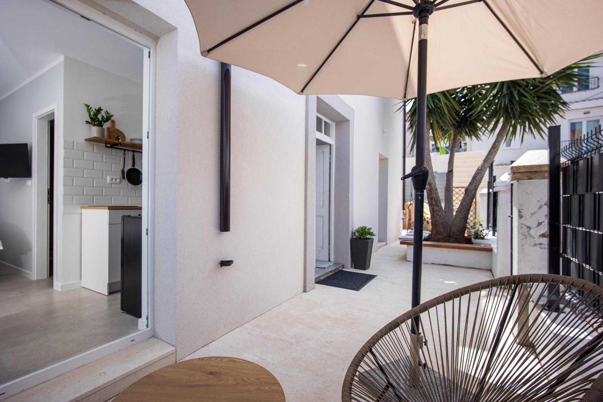 Studio Apartments Yucca, 2-Min To The Beach And 5 To Trogir Exterior foto