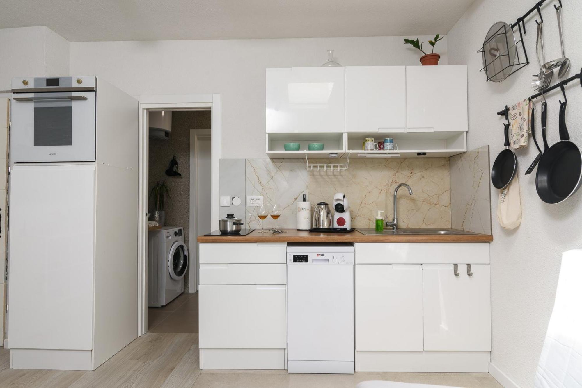 Studio Apartments Yucca, 2-Min To The Beach And 5 To Trogir Exterior foto